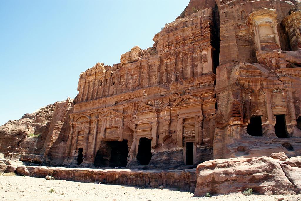 67 Petra - Tomba del palazzo.JPG